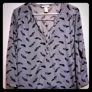 Blue blouse with feather imprint long sleeve